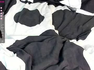 webcam girl milkaaaaa live cam image #3104539
