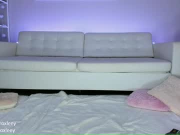 webcam girl roxy_blue_eyed_ live cam image #247483