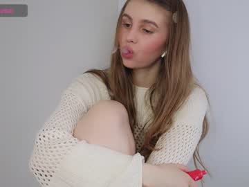 webcam girl fluffy_angel live cam image #9391931