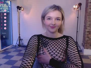 webcam girl lucydelovely live cam image #6898416