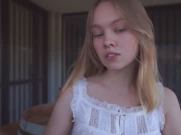 webcam girl bibi_it_is live cam image #5945567