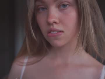 webcam girl bibi_it_is live cam image #7149007