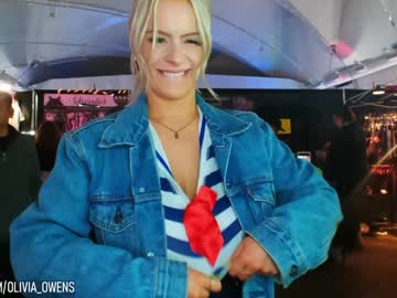 webcam girl oliviaowens live cam image #8430602