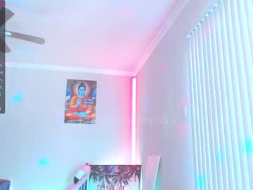 webcam girl petitebrat live cam image #2711723