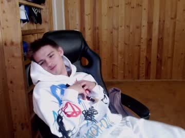webcam man aristarkh_ live cam image #8108151
