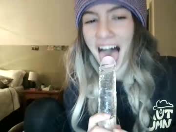 webcam girl pixelatedprincess live cam image #4131588