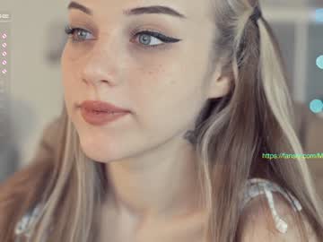 webcam girl mia_milagros live cam image #2801895