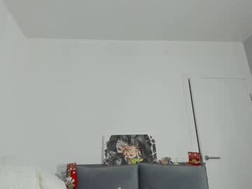 webcam girl jenie_fire live cam image #11997378
