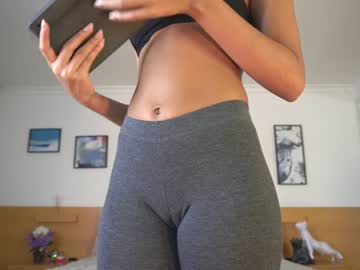 webcam girl camilitasu live cam image #6839912