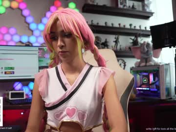 webcam girl amnie_ live cam image #8532352