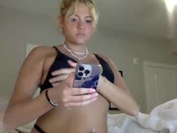 webcam girl sweetbrittaniexox live cam image #12963666