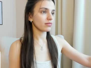 webcam girl suzyjames live cam image #11365175
