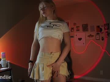 webcam girl bestblondiiecb live cam image #12125937