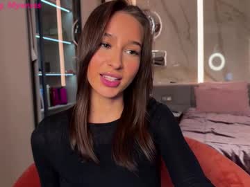 webcam girl megan_myersss live cam image #12128317