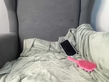 webcam girl strawberryjamx live cam image #2279433