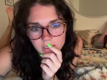 webcam girl queencassidyy live cam image #12898862