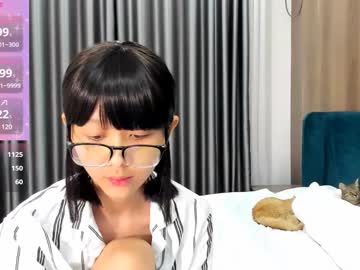 webcam girl little_yena live cam image #10627581