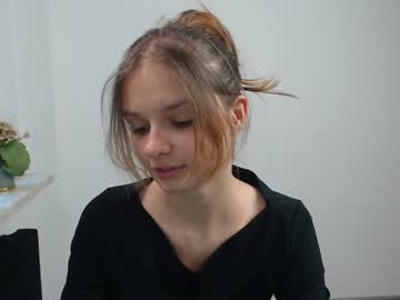 webcam girl vivien_slender live cam image #9855107