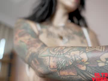 webcam girl tattoo_ninja_kitty live cam image #12288650