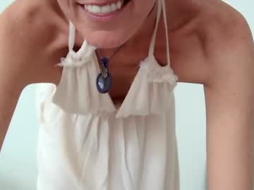 webcam girl itsallaboutenergy___ live cam image #748909