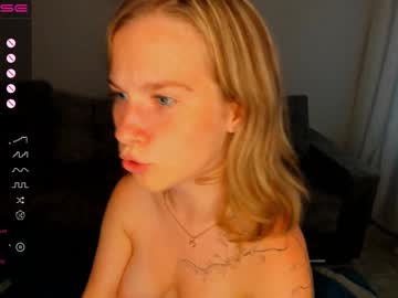webcam girl lynnatlee live cam image #9819254