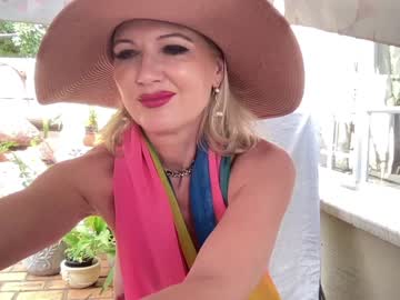 webcam girl gl1tter_barbie live cam image #1827866