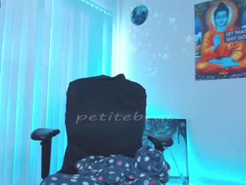 webcam girl petitebrat live cam image #1532777