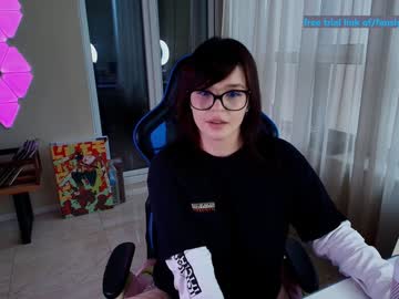 webcam girl aavee live cam image #12790261