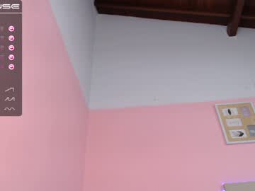 webcam girl little_effy18 live cam image #732168