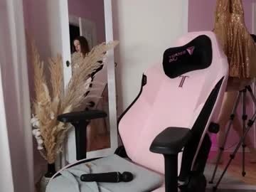 webcam girl strawberryjamx live cam image #6065976