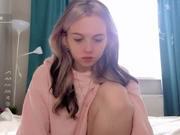 webcam girl small_blondee live cam image #7387936