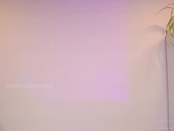 webcam girl annie_dreams live cam image #10362788