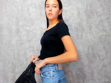 webcam girl amandamedrano live cam image #3790748