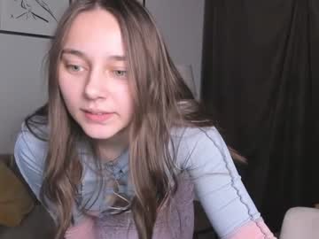 webcam girl eleonora_linn live cam image #2395615