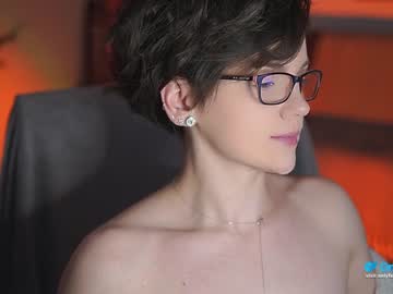 webcam girl tiffanyriox live cam image #8324869