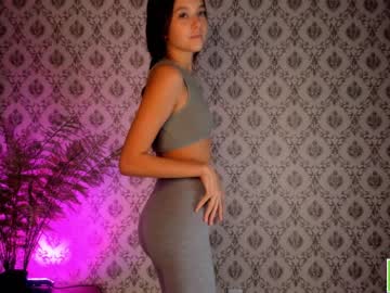 webcam girl amandamedrano live cam image #4213335