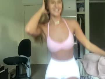 webcam girl peachy_paige live cam image #12094200