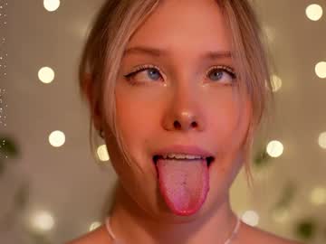 webcam girl april_blush live cam image #10132726