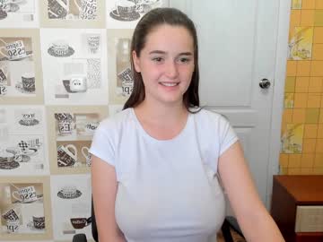 webcam girl emmika_ live cam image #2556333