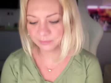 webcam girl kiradivine live cam image #7601544