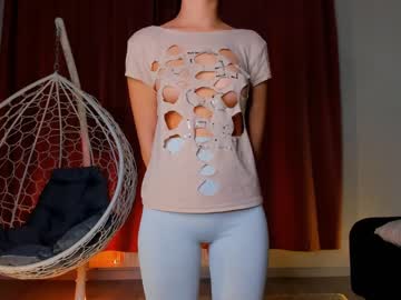 webcam girl emilybatee live cam image #5387907