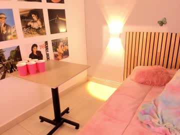 webcam girl little_effy18 live cam image #6086173