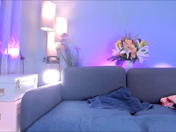 webcam girl littlee33 live cam image #6588822
