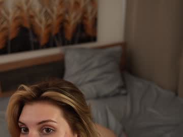 webcam girl refined_style live cam image #10321947