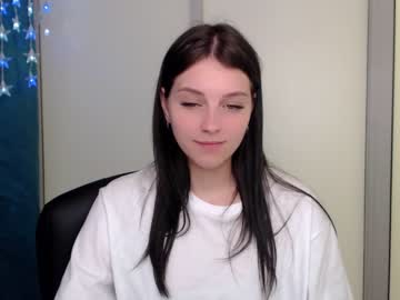 webcam girl lilliasweety live cam image #2466111
