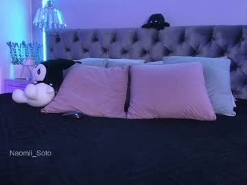 webcam girl naomii_soto live cam image #12055229