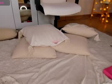 webcam girl roxy_blue_eyed_ live cam image #8943235