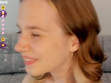 webcam girl lynnatlee live cam image #9522087