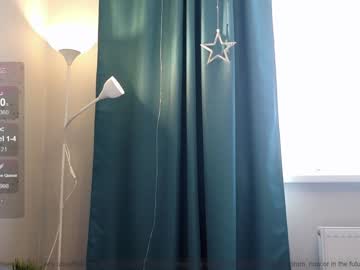 webcam girl small_blondee live cam image #8641546