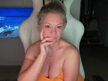 webcam girl kiradivine live cam image #3371704
